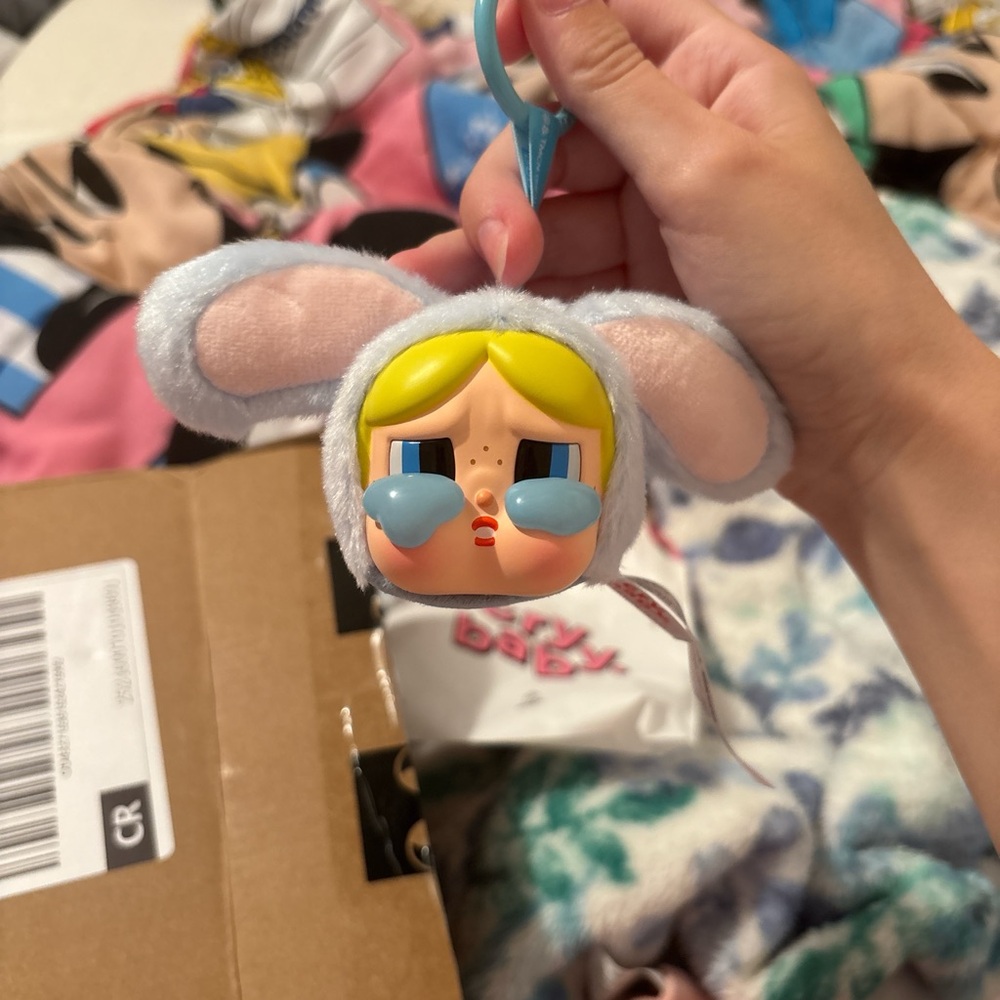 popmart crybaby bunny bubbles keychain